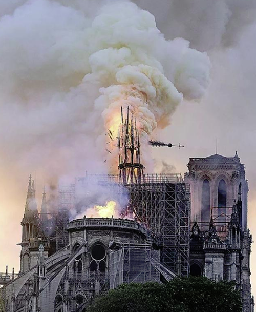 巴黎圣母院起火疑似电线短路，古建筑修缮防火须知